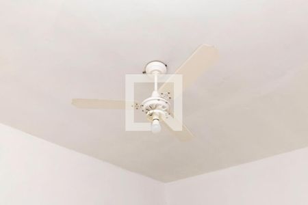 Quarto 1 de casa à venda com 3 quartos, 200m² em Brás de Pina, Rio de Janeiro