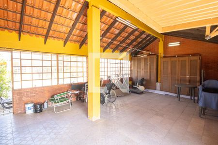 Garagem de casa de condomínio à venda com 3 quartos, 350m² em Aberta dos Morros, Porto Alegre