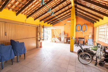 Garagem de casa de condomínio à venda com 3 quartos, 350m² em Aberta dos Morros, Porto Alegre