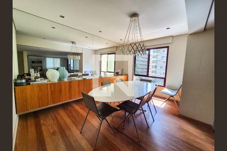 Apartamento à venda com 3 quartos, 241m² em Santa Cecilia, São Paulo