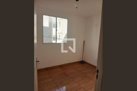 Quarto de apartamento para alugar com 2 quartos, 49m² em Santa Cruz, Rio de Janeiro