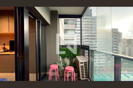 Varanda de kitnet/studio para alugar com 1 quarto, 32m² em Pinheiros, São Paulo