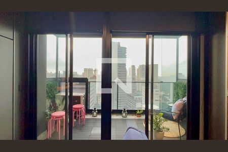 Varanda de kitnet/studio para alugar com 1 quarto, 32m² em Pinheiros, São Paulo