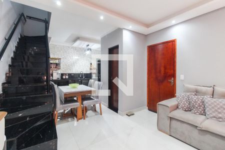 Sala de casa de condomínio para alugar com 3 quartos, 75m² em Vila Carmosina, São Paulo