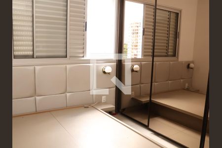 Suite de apartamento para alugar com 2 quartos, 75m² em Jardim Goiás, Goiânia