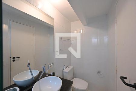 Banheiro Social de kitnet/studio para alugar com 1 quarto, 24m² em Vila Clementino, São Paulo