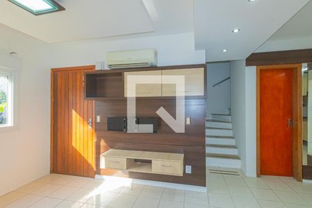 Sala de casa de condomínio à venda com 3 quartos, 122m² em Fátima, Canoas