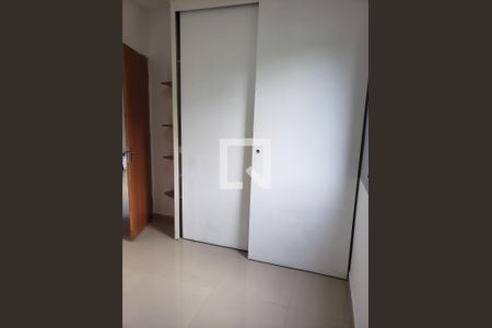 Quarto de apartamento para alugar com 2 quartos, 32m² em Jardim Record, Taboão da Serra