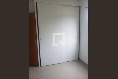 Quarto de apartamento para alugar com 2 quartos, 32m² em Jardim Record, Taboão da Serra