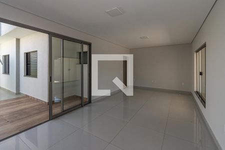 Sala de Estar/Jantar  de casa para alugar com 3 quartos, 145m² em Parque Franceschini, Sumaré