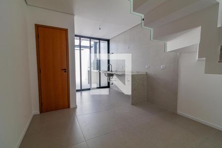 Cozinha com pia e fog. o, com vista para a varanda. de casa à venda com 6 quartos, 110m² em Jardim Cidalia, São Paulo