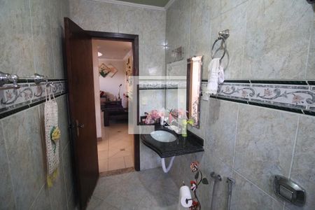 Banheiro de casa para alugar com 3 quartos, 180m² em Cardoso, Contagem