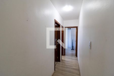 Corredor de apartamento para alugar com 2 quartos, 76m² em Medianeira, Porto Alegre