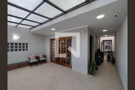 Garagem de casa à venda com 4 quartos, 221m² em Vila Gumercindo, São Paulo