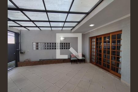 Garagem de casa à venda com 4 quartos, 221m² em Vila Gumercindo, São Paulo
