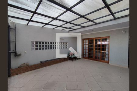 Garagem de casa à venda com 4 quartos, 221m² em Vila Gumercindo, São Paulo