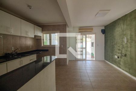 Sala/Cozinha de casa à venda com 4 quartos, 210m² em Guarujá, Porto Alegre