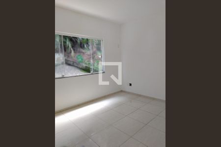 Quarto de casa para alugar com 2 quartos, 80m² em Taquara, Rio de Janeiro