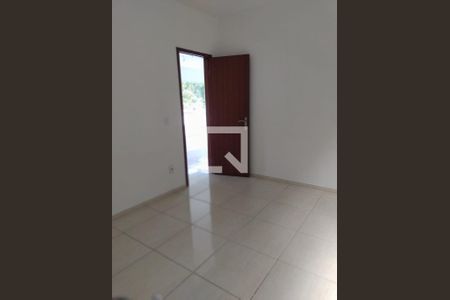 Quarto de casa para alugar com 2 quartos, 80m² em Taquara, Rio de Janeiro