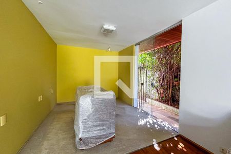 Casa à venda com 3 quartos, 183m² em Alto de Pinheiros, São Paulo