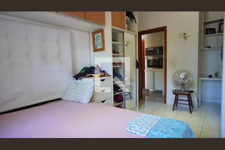 Quarto 1 de casa à venda com 3 quartos, 189m² em Vila Joao Pessoa, Porto Alegre