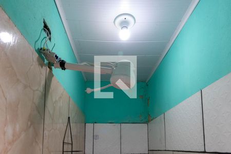 Banheiro de casa para alugar com 2 quartos, 30m² em Santa Cruz, Rio de Janeiro