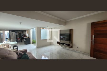 Casa para alugar com 2 quartos, 180m² em Angola, Betim