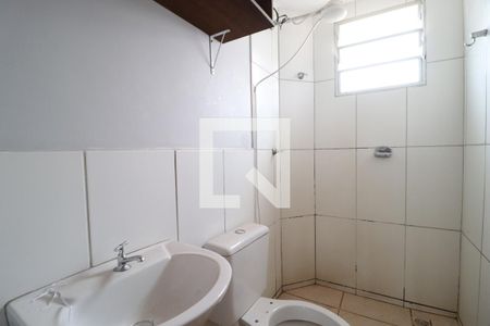 Banheiro Social de apartamento para alugar com 2 quartos, 40m² em Jardim Holanda, Uberlândia