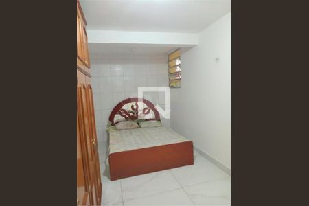 Casa à venda com 3 quartos, 250m² em Jardim Teresa, São Paulo