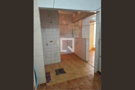 Casa à venda com 3 quartos, 250m² em Jardim Teresa, São Paulo