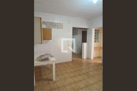 Casa à venda com 3 quartos, 250m² em Jardim Teresa, São Paulo