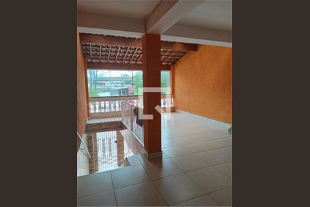 Casa à venda com 3 quartos, 250m² em Jardim Teresa, São Paulo