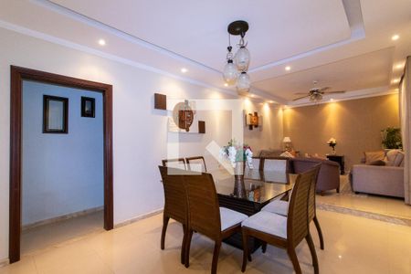 Casa à venda com 4 quartos, 246m² em Vila Nogueira, Campinas