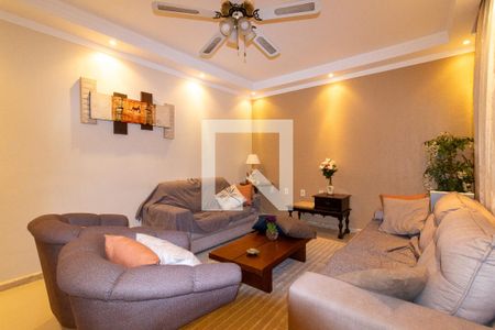 Casa à venda com 4 quartos, 246m² em Vila Nogueira, Campinas