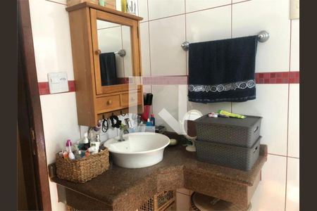 Casa à venda com 2 quartos, 214m² em Jardim Guairaca, São Paulo