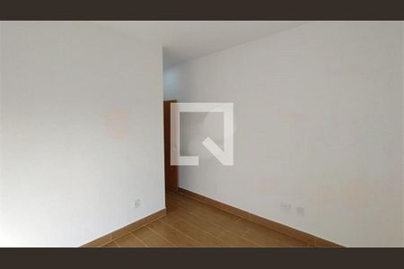 Casa à venda com 3 quartos, 132m² em Vila Carrão, São Paulo