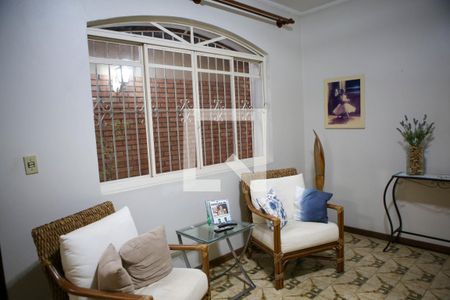 Casa à venda com 3 quartos, 218m² em Vila Adalgisa, São Paulo