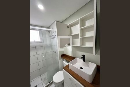 Banheiro de apartamento para alugar com 3 quartos, 70m² em Bacacheri, Curitiba