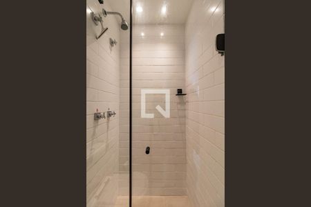 Banheiro de kitnet/studio para alugar com 1 quarto, 24m² em Perdizes, São Paulo