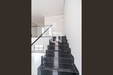 Escada de casa de condomínio à venda com 4 quartos, 502m² em Cidade Tamboré, Santana de Parnaíba