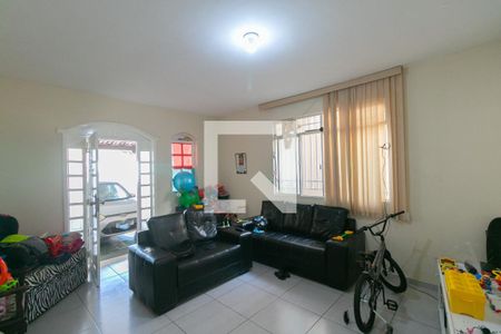 Casa à venda com 3 quartos, 360m² em Santa Rosa, Belo Horizonte