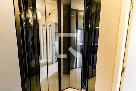 Closet do quarto de apartamento para alugar com 2 quartos, 170m² em Jardim Monte Kemel, São Paulo