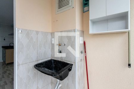 Varanda e Área de Serviço de apartamento para alugar com 1 quarto, 29m² em Parque Industrial Tomas Edson, São Paulo