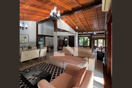 Sala de casa de condomínio para alugar com 5 quartos, 320m² em Chácara dos Lagos, Cotia