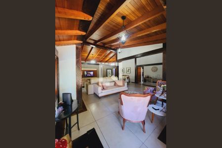 Sala de casa de condomínio para alugar com 5 quartos, 320m² em Chácara dos Lagos, Cotia