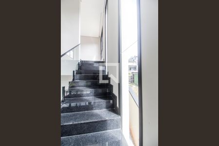 Escada de casa de condomínio à venda com 4 quartos, 510m² em Colinas da Anhanguera, Santana de Parnaíba