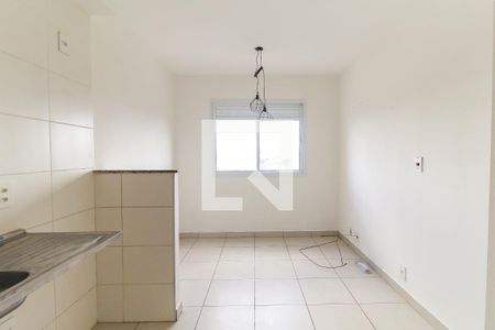 Sala/Cozinha de apartamento para alugar com 2 quartos, 32m² em Colônia (zona Leste), São Paulo