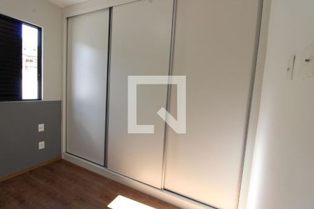 Quarto de apartamento à venda com 2 quartos, 57m² em Floresta, Belo Horizonte