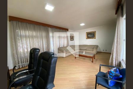 Sala 1 de casa à venda com 3 quartos, 320m² em Caxingui, São Paulo