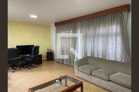 Casa à venda com 3 quartos, 320m² em Caxingui, São Paulo